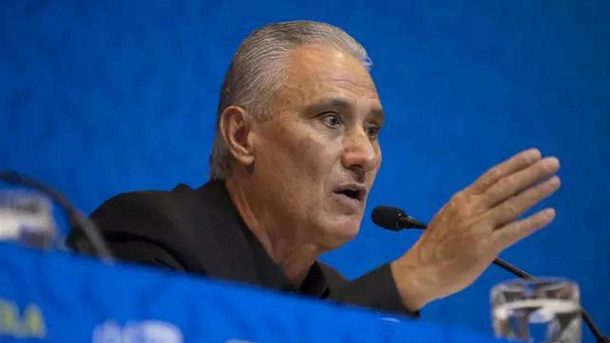 Tite volta ao Brasil para fechar lista de convocados para Copa