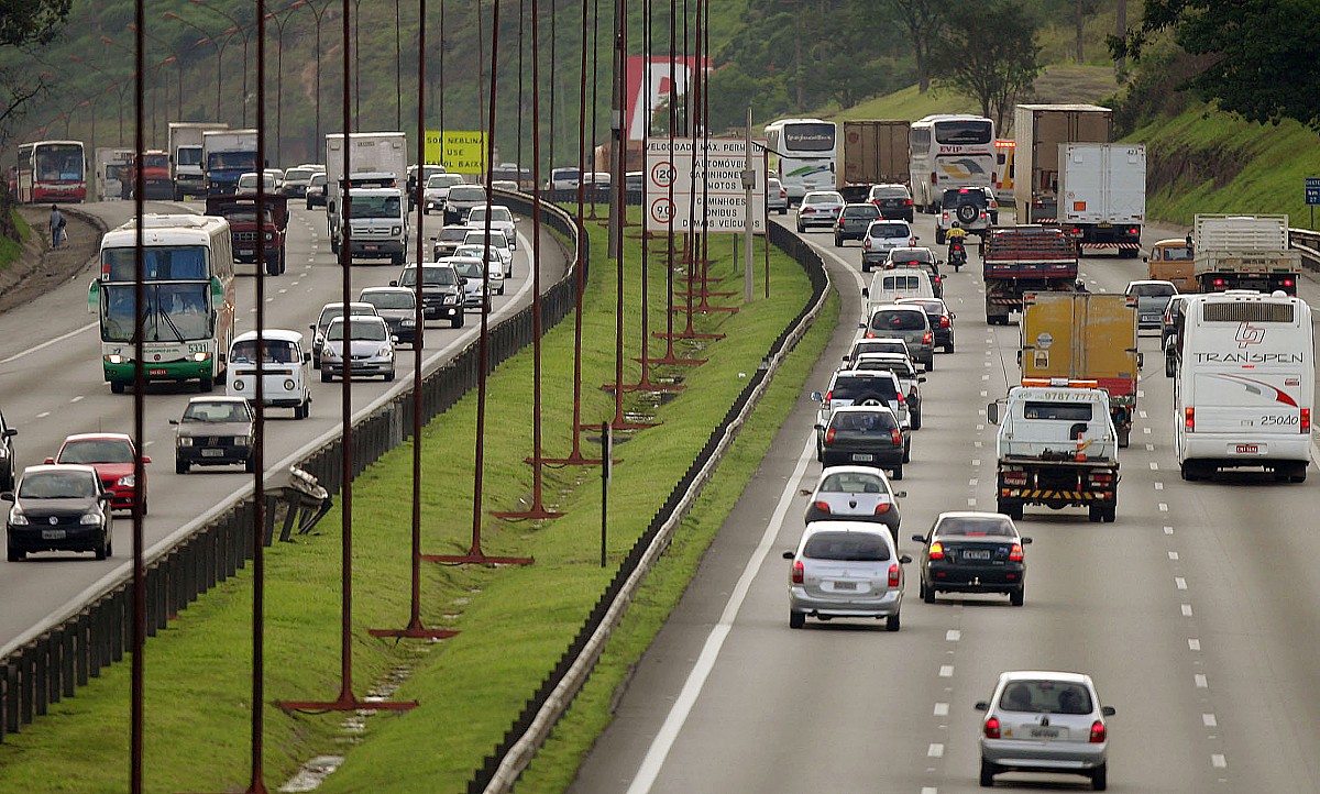 Cerca de 5 milhões de veículos devem deixar a cidade de São Paulo neste Natal