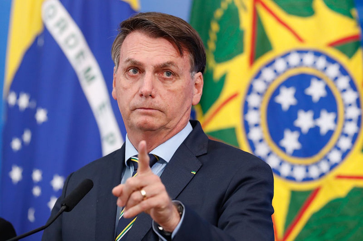 TSE condena Bolsonaro e o declara inelegível por oito anos