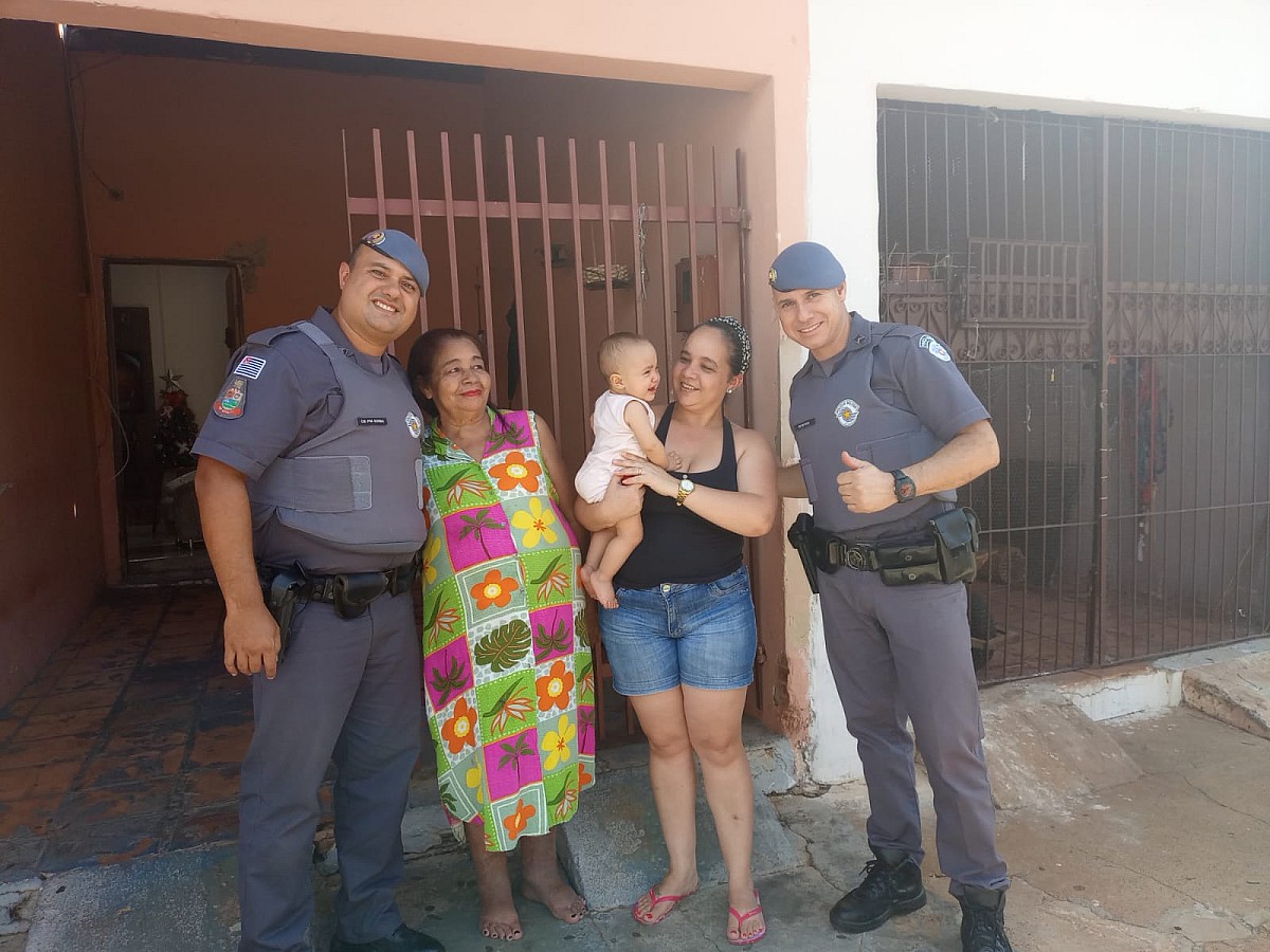 AVARÉ: Policiais Militares desengasgaram uma bebê de 10 meses na tarde desta terça-feira (19)