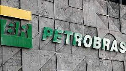 Bolsonaro demite presidente da Petrobrás