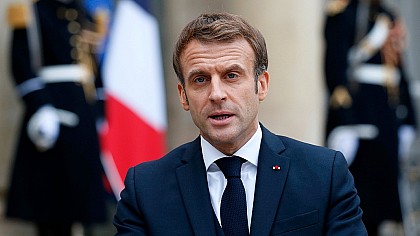 Emmanuel Macron foi reeleito presidente da França neste domingo (24)