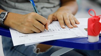 Reaplicação do Enem 2022: candidatos que perderam a prova em novembro fazem o exame nesta terça