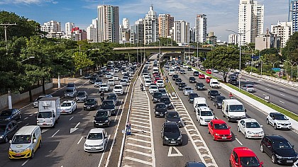 Mais de 5 milhões de veículos devem deixar São Paulo pelas principais rodovias neste carnaval