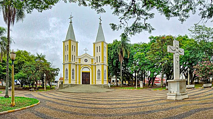 Vem aí a 25ª Festa de Santo Antônio em Avaré com shows, comidas típicas e diversão para toda a família!