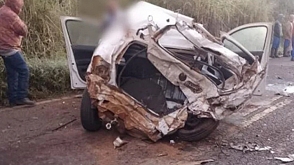Colisão entre três veículos interdita rodovia entre Botucatu e Itatinga e deixa ferido grave